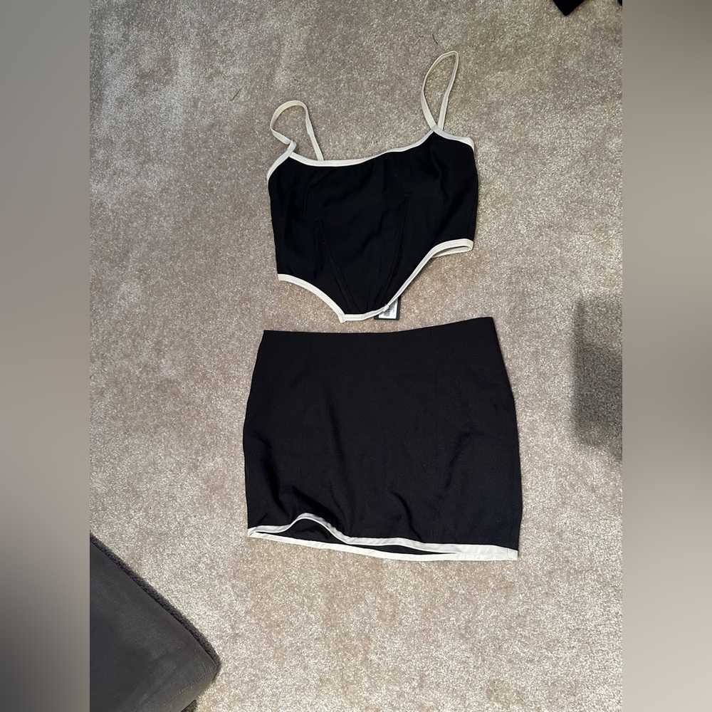 White fox black and white set, size L corset top & size L mini skirt
